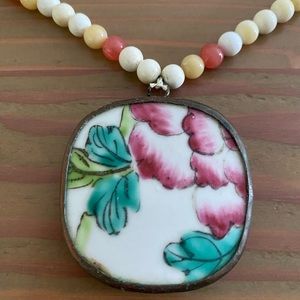 Choker necklace with ceramic pendant